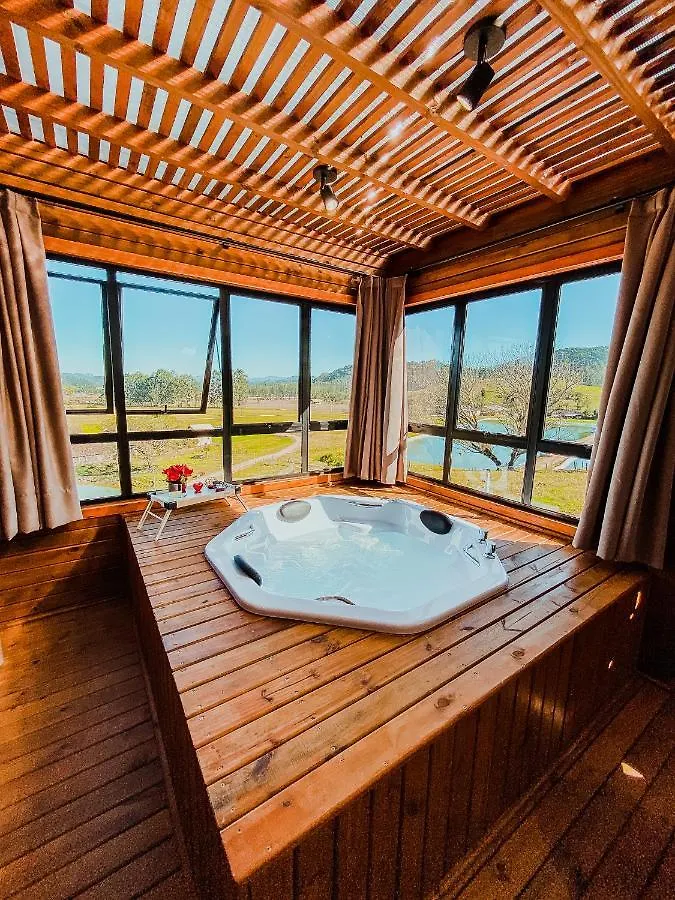 Dağ evi Casa Container - Pousada Container Da Montanha Verde Banheira Rio Fortuna