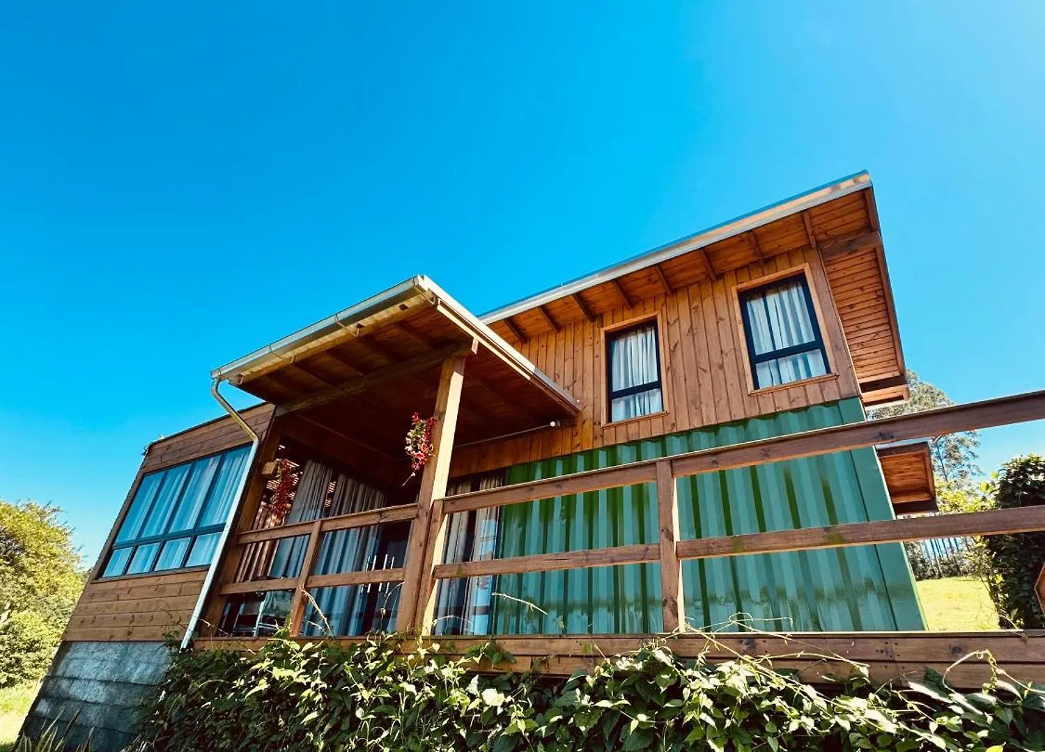 Dağ evi Casa Container - Pousada Container Da Montanha Verde Banheira Rio Fortuna